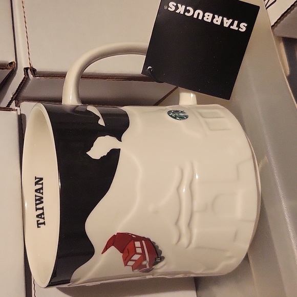 2014 Starbucks Taiwan Relief 16 Oz Coffee Mug - Picture 1 of 3